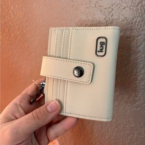 Lug Hurdle Satin Luxe VL RFID Wallet - NWT
